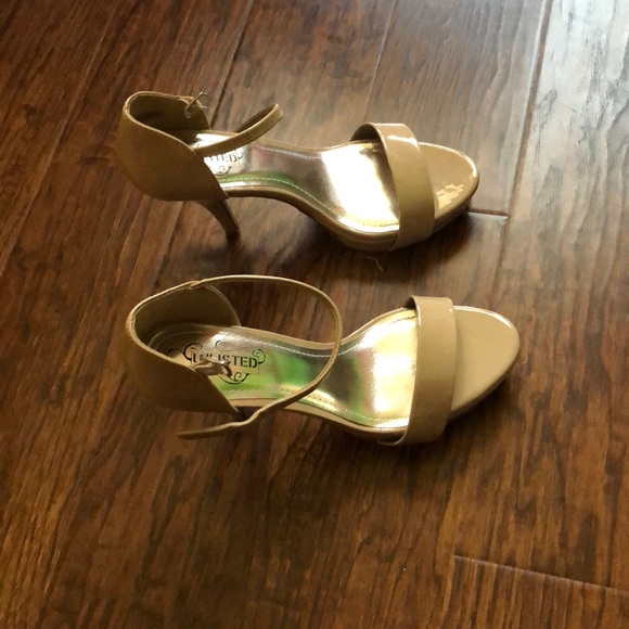 Heels - Picture 2 of 3